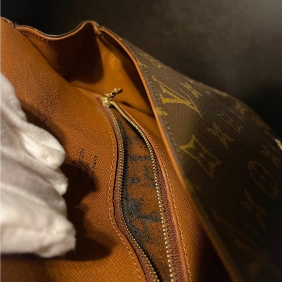 LV Saint Cloud GM - please see pics for reference. - Picture 5 of 8